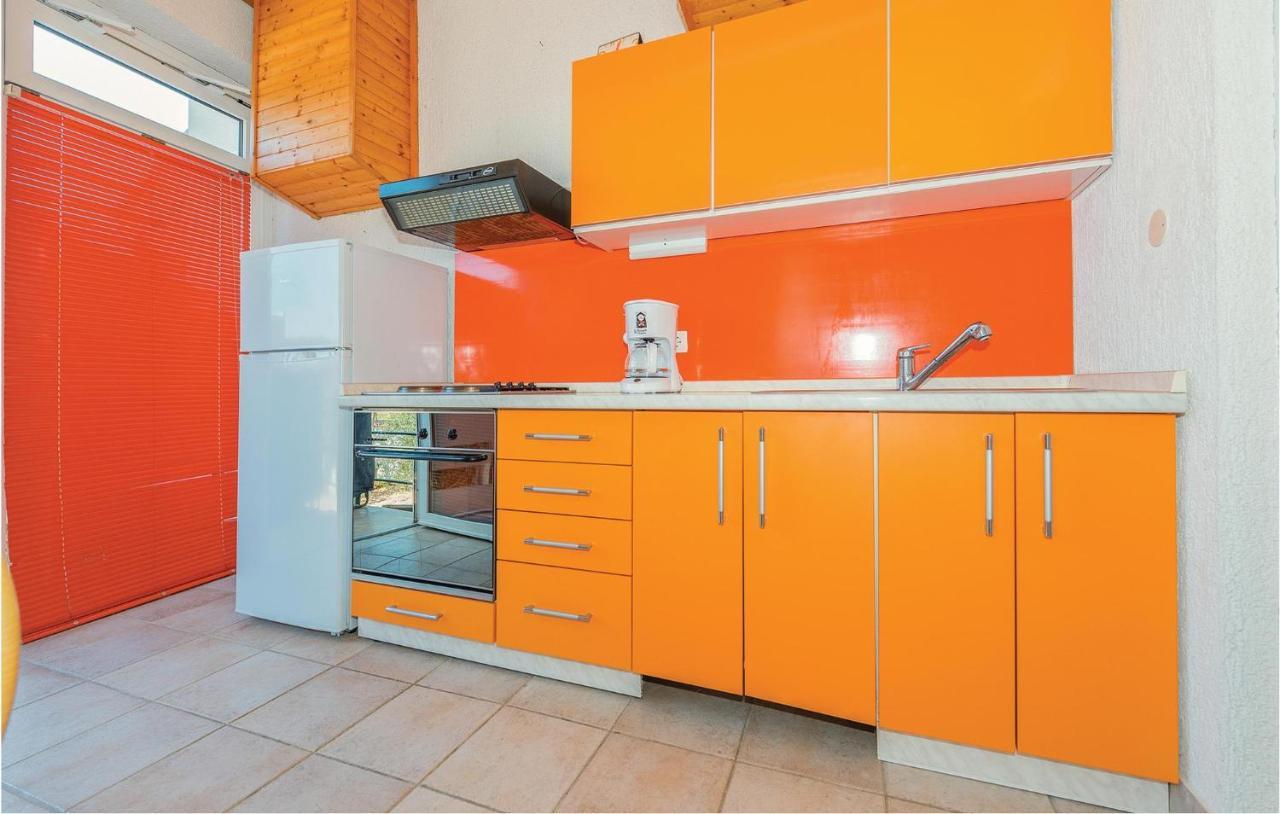 Lovely Apartment In Rogoznica With Wifi Екстер'єр фото