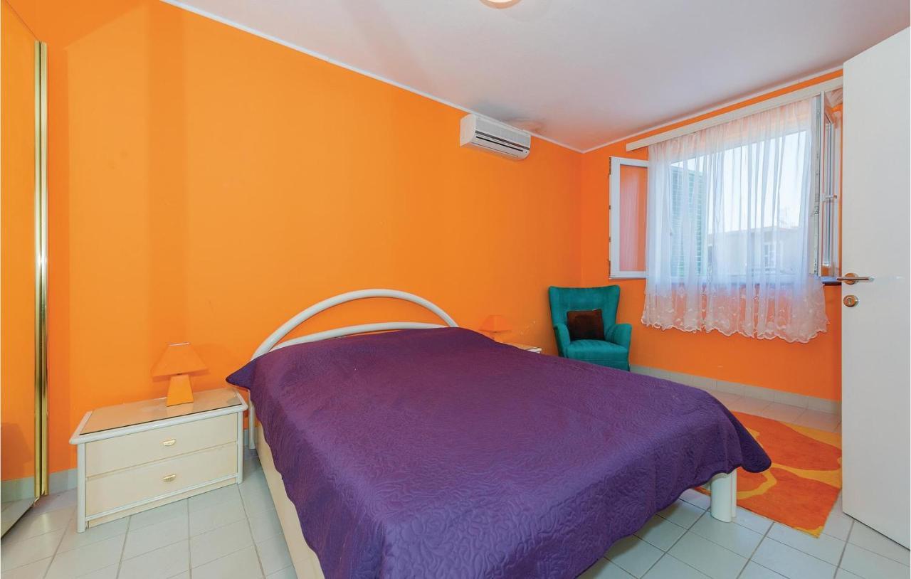 Lovely Apartment In Rogoznica With Wifi Екстер'єр фото